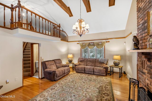 16 Innisbrook Drive, Clifton Park, NY 12065