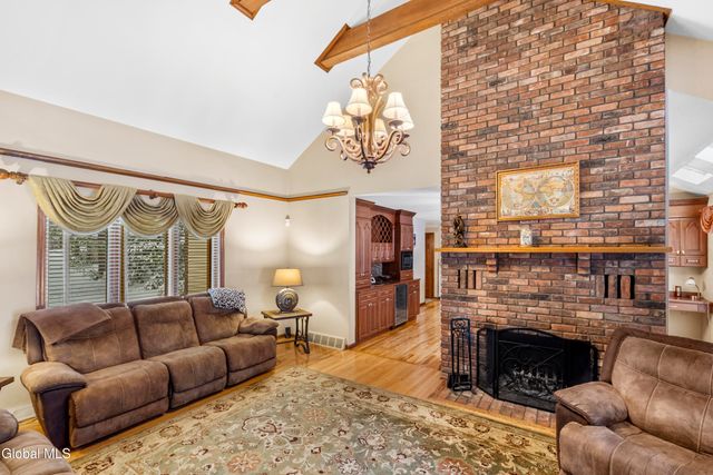 16 Innisbrook Drive, Clifton Park, NY 12065