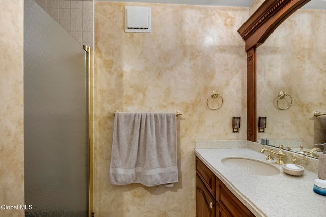 16 Innisbrook Drive, Clifton Park, NY 12065