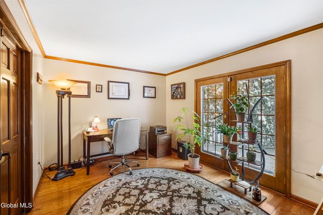 16 Innisbrook Drive, Clifton Park, NY 12065