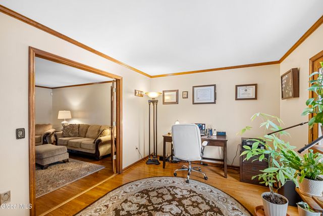 16 Innisbrook Drive, Clifton Park, NY 12065