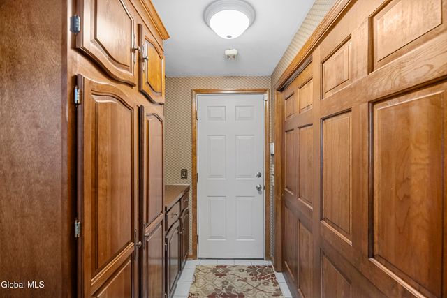 16 Innisbrook Drive, Clifton Park, NY 12065