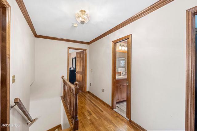 16 Innisbrook Drive, Clifton Park, NY 12065