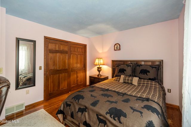 16 Innisbrook Drive, Clifton Park, NY 12065