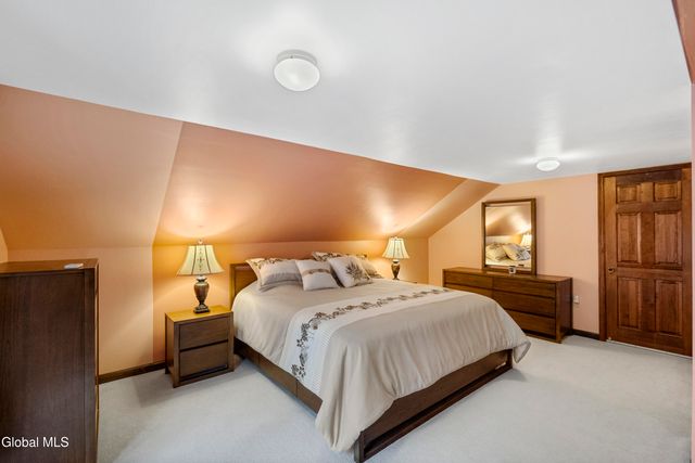 16 Innisbrook Drive, Clifton Park, NY 12065