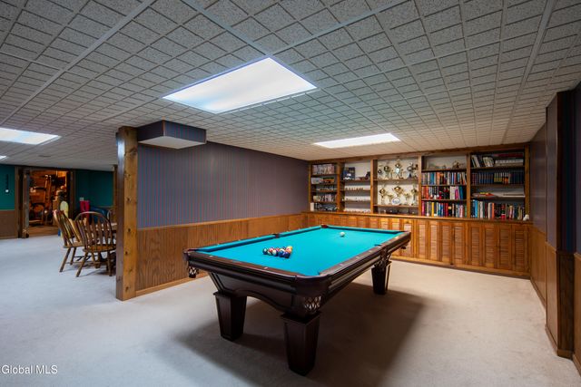 16 Innisbrook Drive, Clifton Park, NY 12065