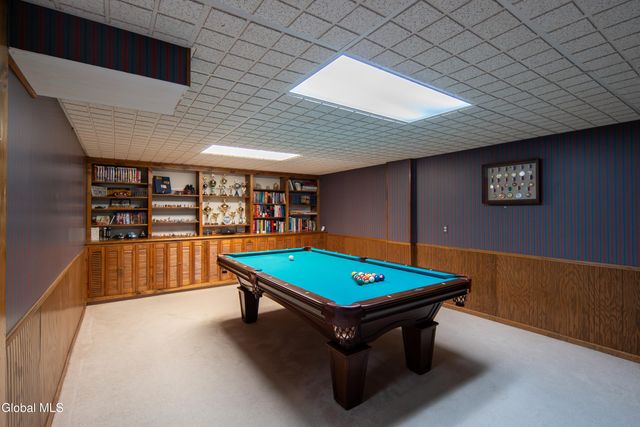 16 Innisbrook Drive, Clifton Park, NY 12065