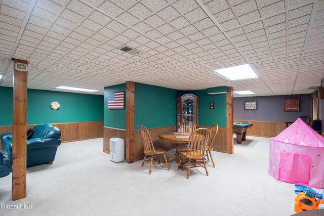 16 Innisbrook Drive, Clifton Park, NY 12065