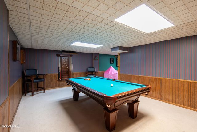 16 Innisbrook Drive, Clifton Park, NY 12065