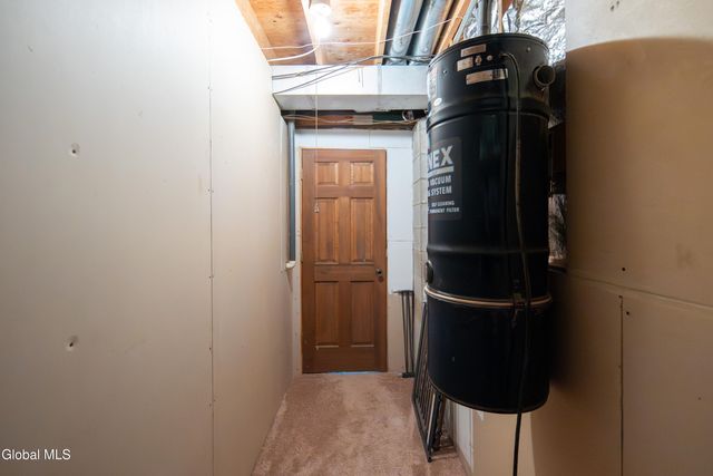 16 Innisbrook Drive, Clifton Park, NY 12065