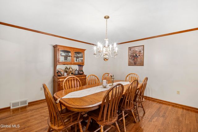 16 Innisbrook Drive, Clifton Park, NY 12065