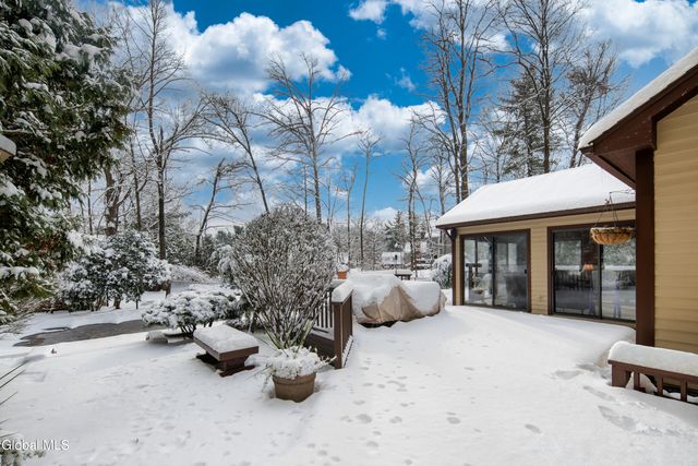 16 Innisbrook Drive, Clifton Park, NY 12065