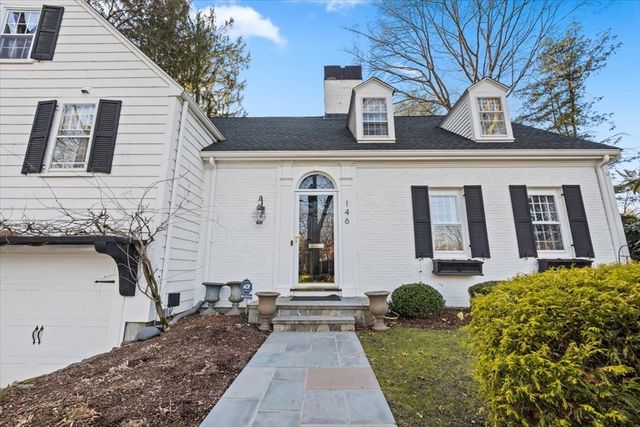 146 Arnold Rd, Newton, MA 02459