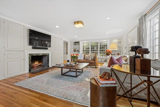146 Arnold Rd, Newton, MA 02459