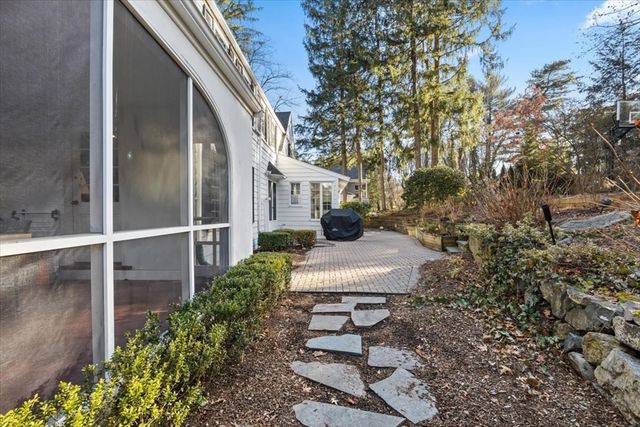 146 Arnold Rd, Newton, MA 02459
