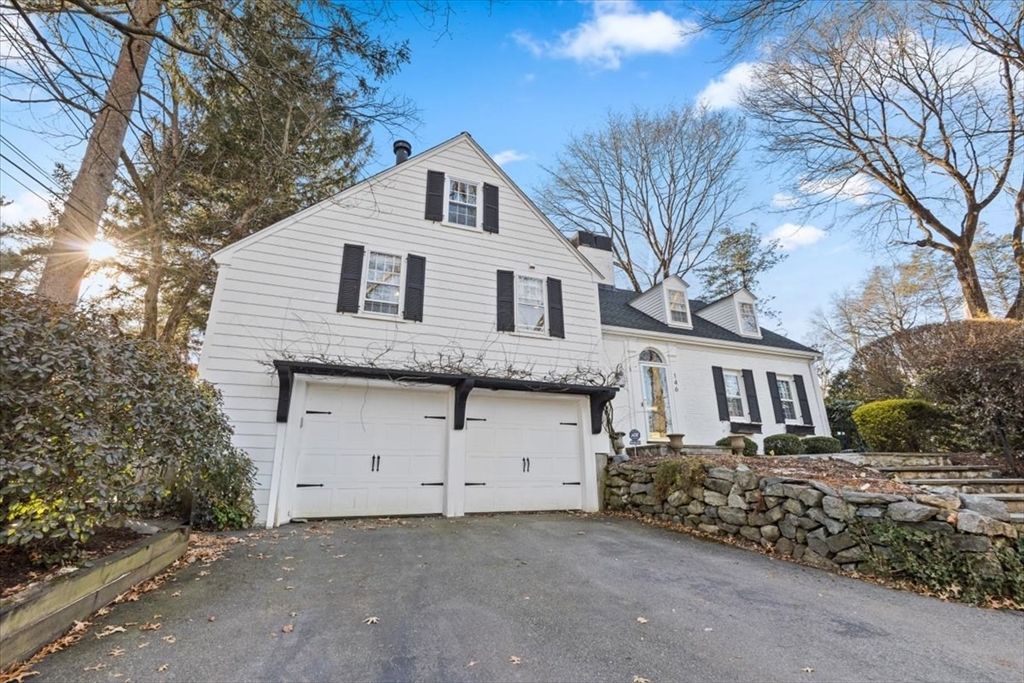 146 Arnold Rd, Newton, MA 02459