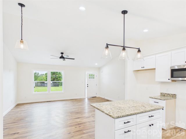 210 22nd Avenue Place NE, Hickory, NC 28601