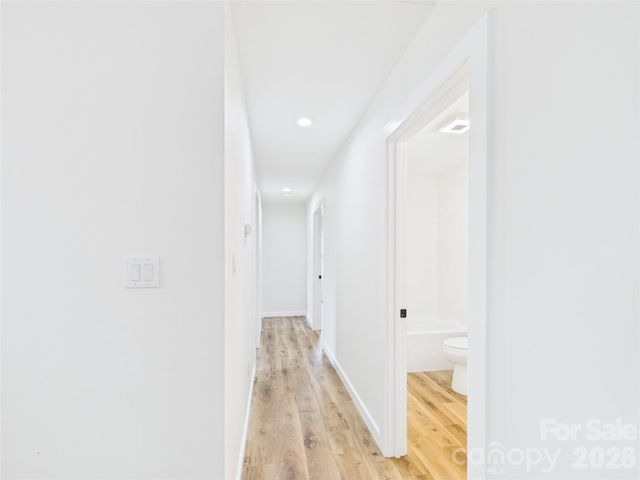 210 22nd Avenue Place NE, Hickory, NC 28601