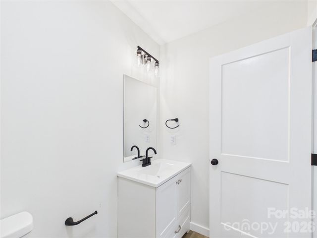 210 22nd Avenue Place NE, Hickory, NC 28601