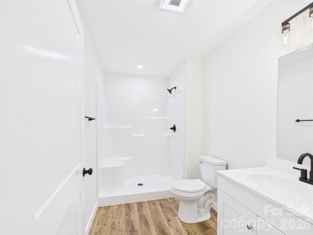210 22nd Avenue Place NE, Hickory, NC 28601