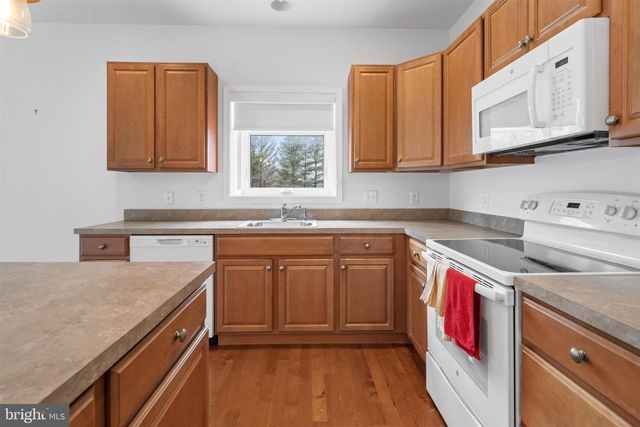 64 GRAND NATIONAL LN, Newark, DE 19702