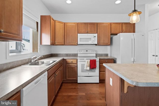 64 GRAND NATIONAL LN, Newark, DE 19702