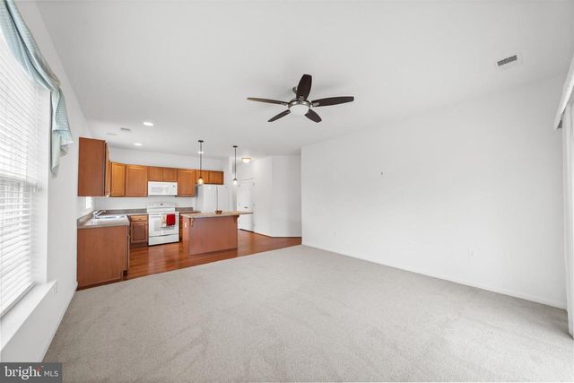 64 GRAND NATIONAL LN, Newark, DE 19702