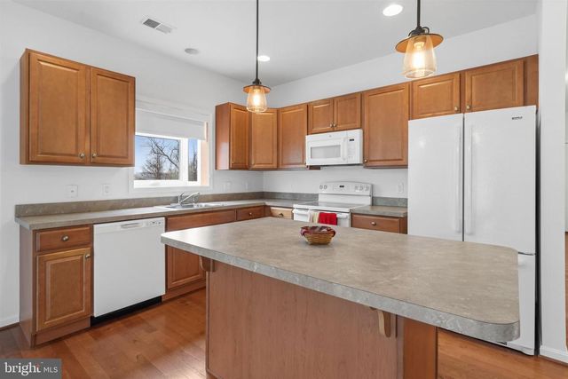 64 GRAND NATIONAL LN, Newark, DE 19702