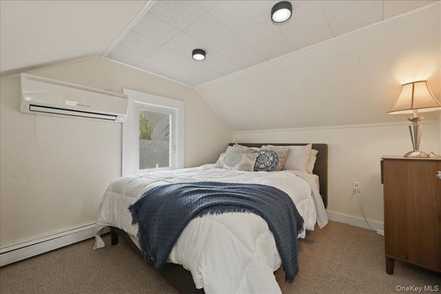 36 Pine Street, Islip, NY 11751