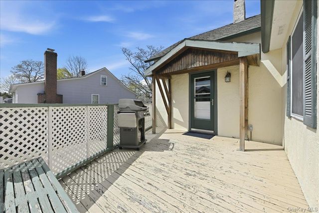 36 Pine Street, Islip, NY 11751