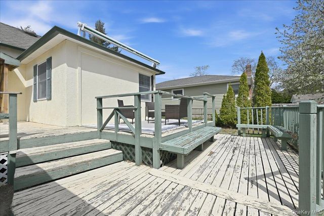 36 Pine Street, Islip, NY 11751