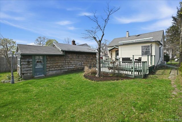 36 Pine Street, Islip, NY 11751