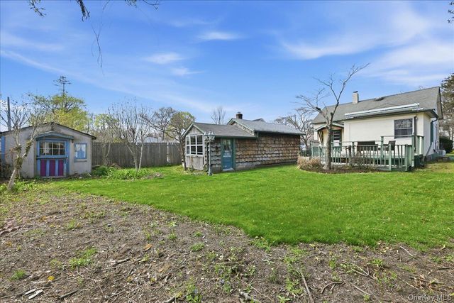 36 Pine Street, Islip, NY 11751