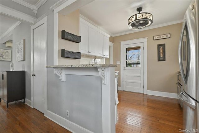 36 Pine Street, Islip, NY 11751