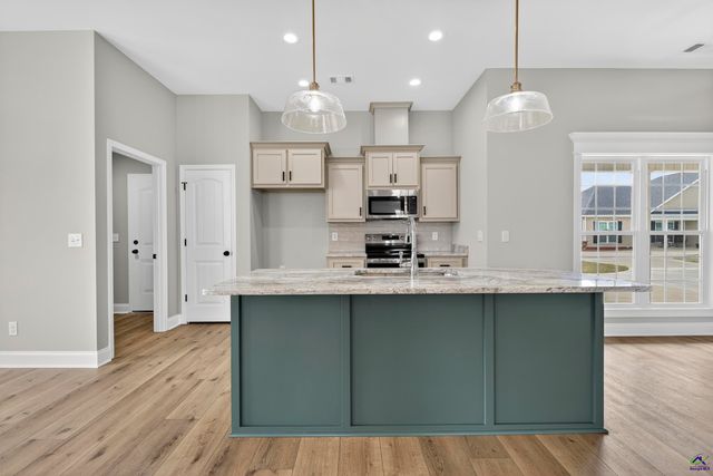1801 Quail Ridge Lane, Perry, GA 31069
