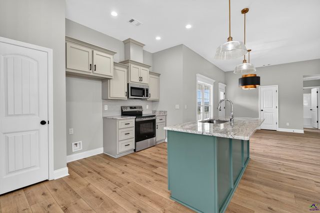 1801 Quail Ridge Lane, Perry, GA 31069