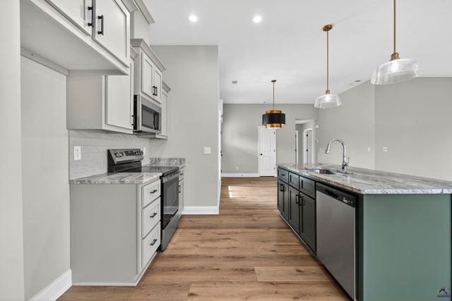 1801 Quail Ridge Lane, Perry, GA 31069