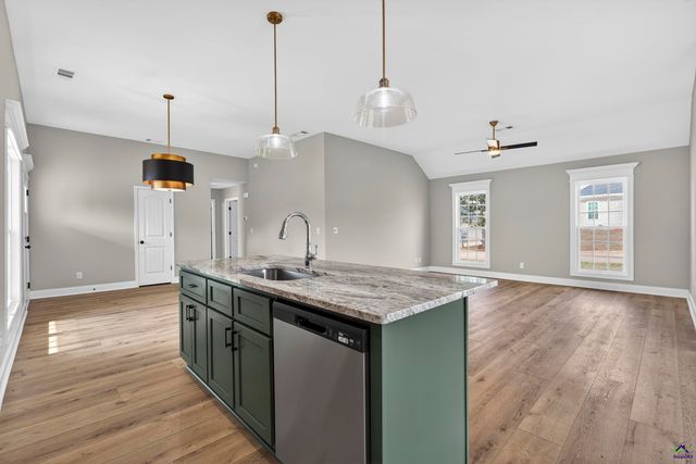 1801 Quail Ridge Lane, Perry, GA 31069