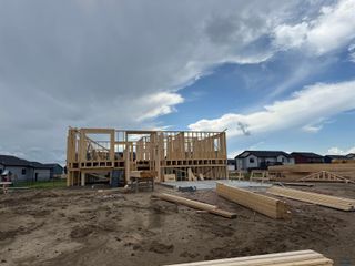 615 BULL RUN DR, Box Elder, SD 57719