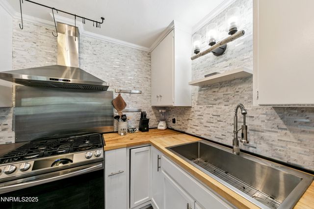 150 Woodland Way, Stateline, NV 89449