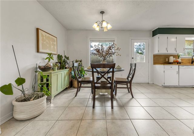 8000 Raintree Drive, College Station, TX 77845