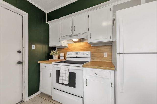 8000 Raintree Drive, College Station, TX 77845