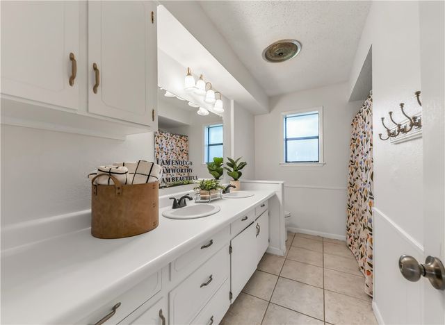 8000 Raintree Drive, College Station, TX 77845