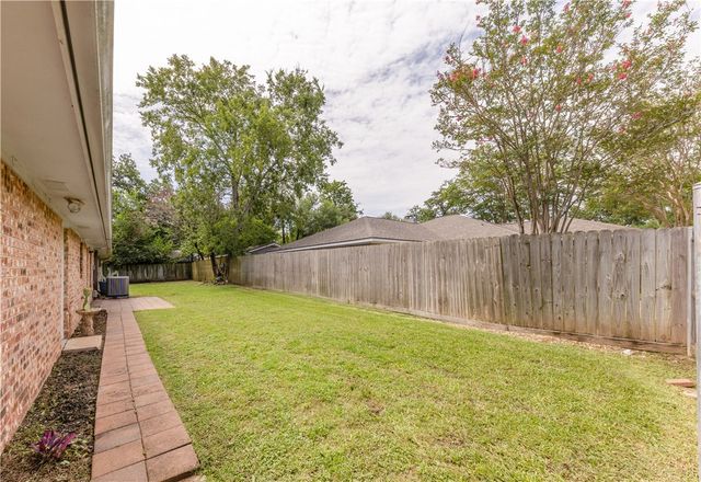 8000 Raintree Drive, College Station, TX 77845