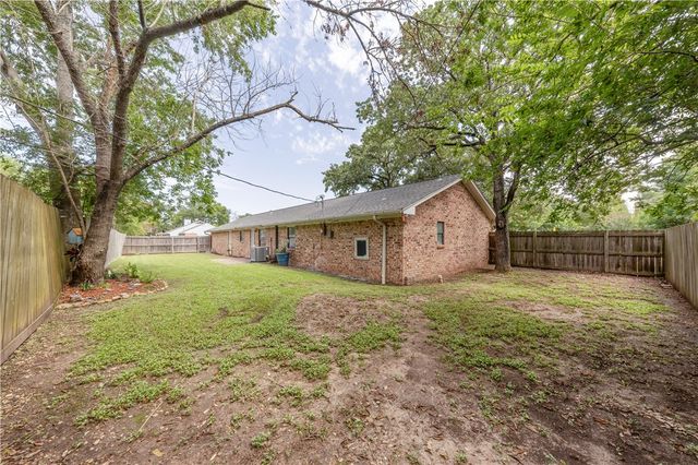 8000 Raintree Drive, College Station, TX 77845