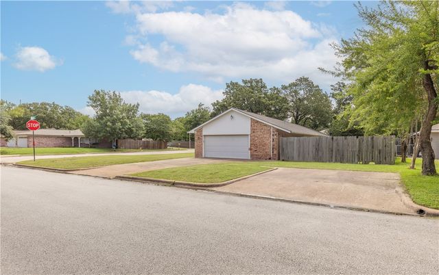 8000 Raintree Drive, College Station, TX 77845