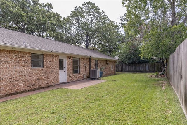 8000 Raintree Drive, College Station, TX 77845