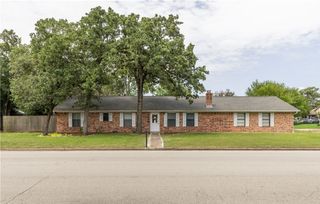 8000 Raintree Drive, College Station, TX 77845