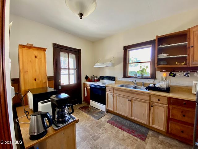 40 Voorheesville Avenue, Voorheesville, NY 12186