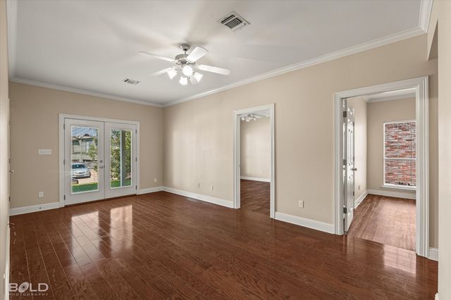 5721 S Lakeshore Drive, Shreveport, LA 71119